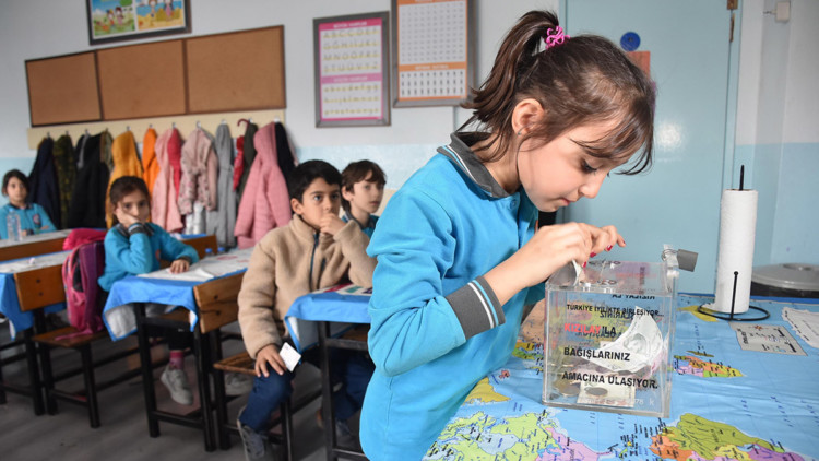 Depremzedeler için 'Sanki Yedim Sanki İçtim' projesi