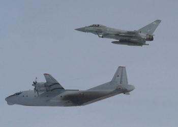 İngiliz ve Alman savaş uçakları Rus savaş uçaklarını engelledi