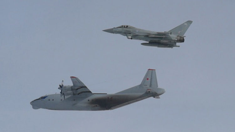 İngiliz ve Alman savaş uçakları Rus savaş uçaklarını engelledi