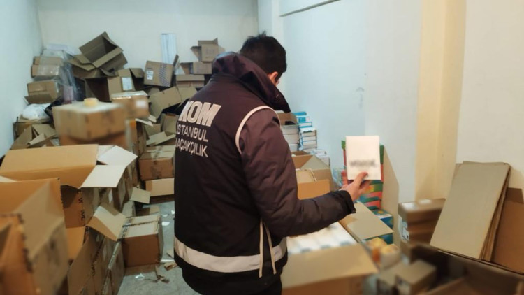 Ülkeye elektronik sigara sokan şüphelilere operasyon
