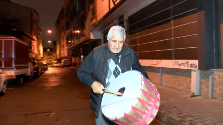 İstanbul'da ramazan davulcuları göreve başladı