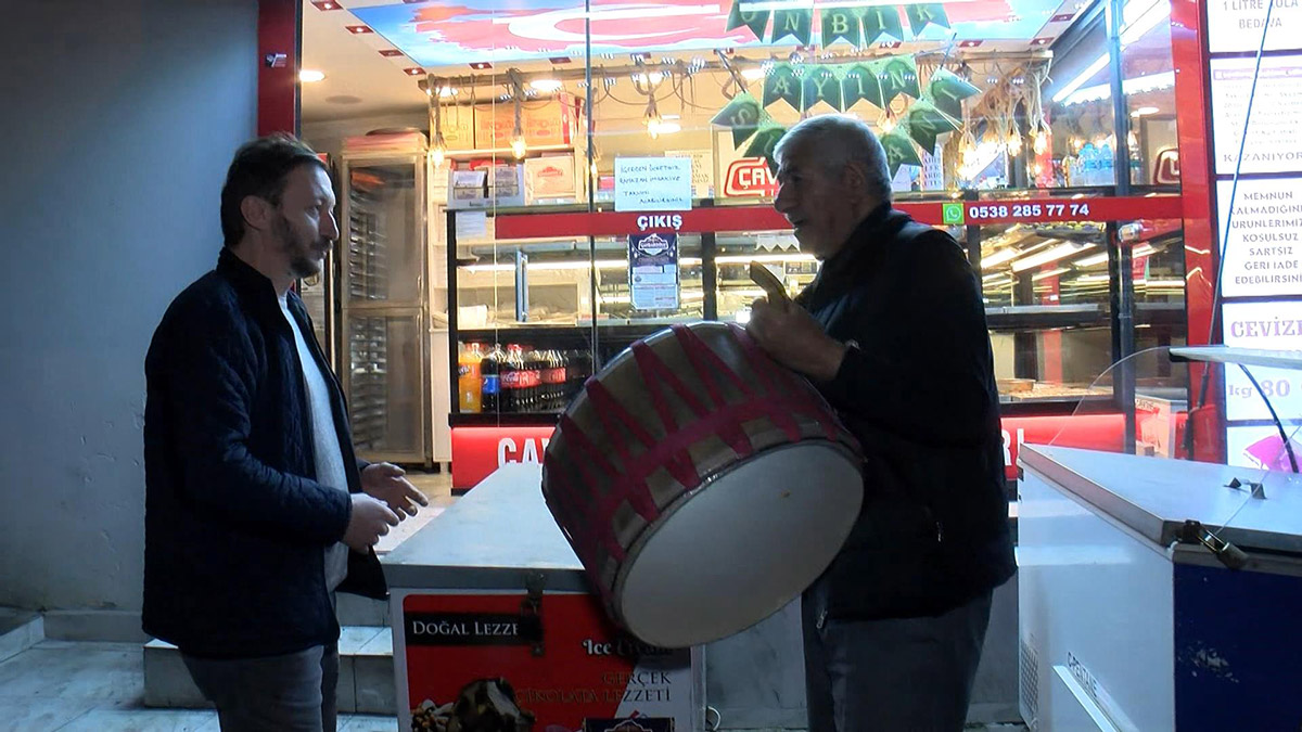 İstanbul'da ramazan davulcuları göreve başladı