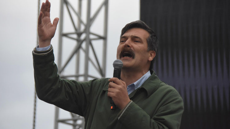 Şimdi zafer için birleşiyoruz