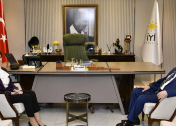Karamollaoğlu Akşener'i ziyaret etti