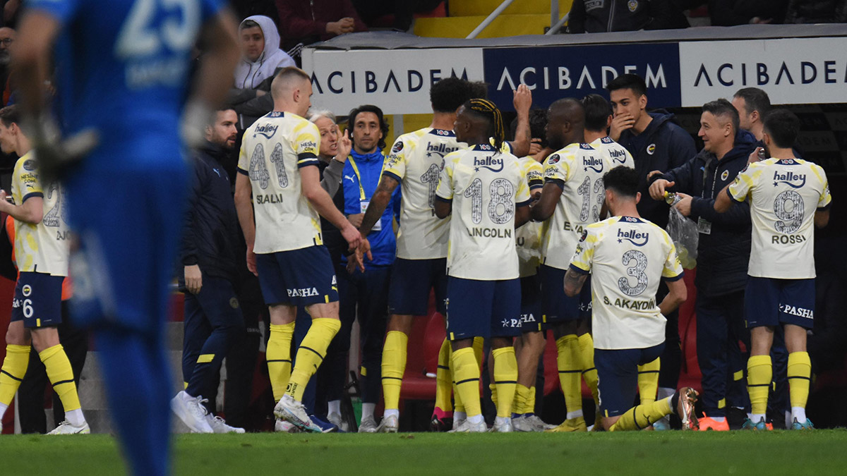 Kayserispor Fenerbahçe'ye 2-1 mağlup oldu