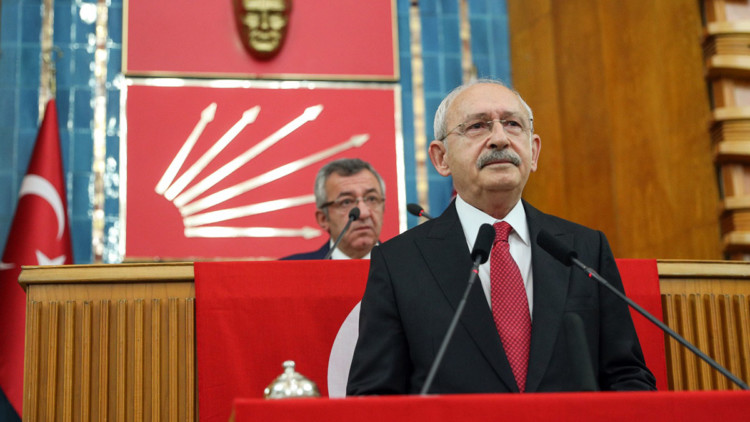 Kemal Kılıçdaroğlu kürsüye veda etti