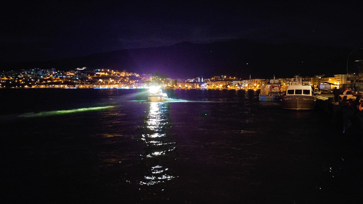 Balıkçı teknesi kıyıya yanaşırken alabora oldu; 1 ölü
