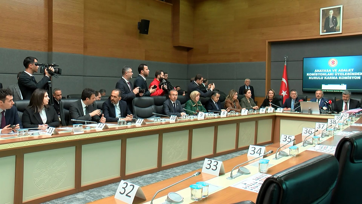 TBMM Anayasa ve Adalet Karma Komisyonu, Lütfü Türkkan ve Mahir Başarır'ın dokunulmazlıklarının kaldırılması yönünde karar aldı.