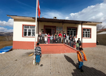 Malatya'daki depremzedeler birlik mesajı verdi