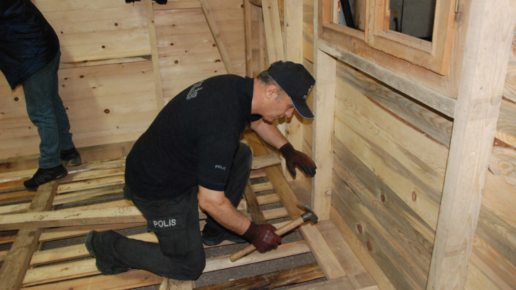 Depremden etkilenen emniyet müdürlükleri onarılıyor