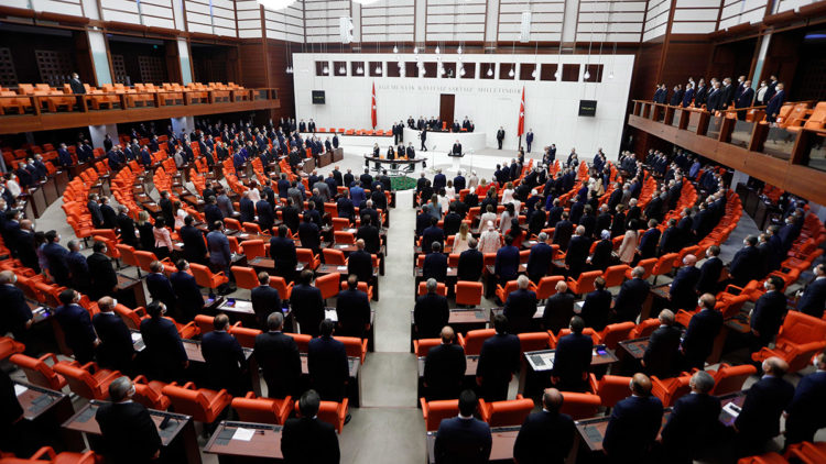 Meclis 2 hafta mesai yapacak