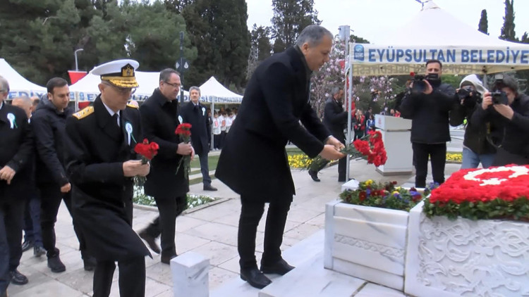 Mehmet Akif Ersoy kabri başında anıldı