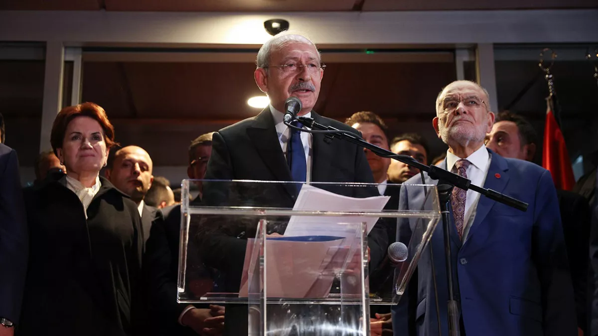 Saadet partisi genel merkezi'ndeki toplantı sona erdi. 6 liderin bir araya geldiği toplantıda millet i̇ttifakı'nın cumhurbaşkanı adayı kemal kılıçdaroğlu olarak ilan edildi.