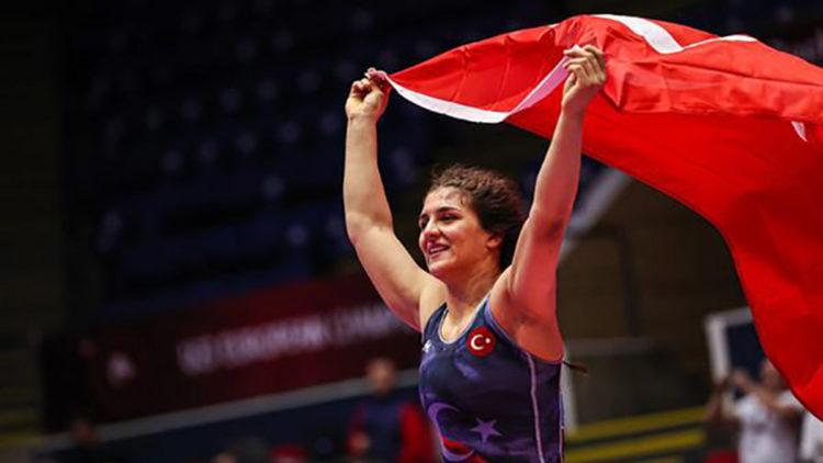 Milli güreşçi Nesrin Baş Avrupa şampiyonu oldu
