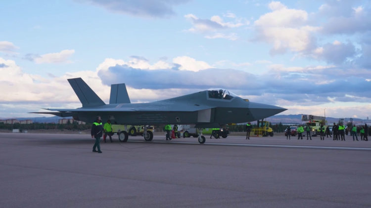 Milli Muharip Uçak'ın ilk görüntüleri paylaşıldı