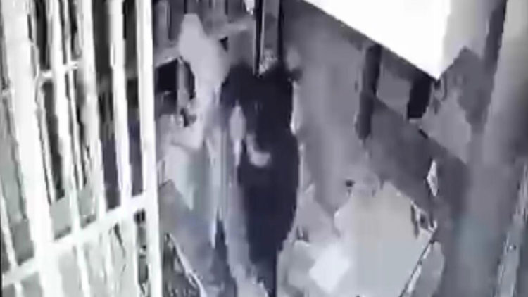 Şişli'de mücevher hırsızlığı kamerada