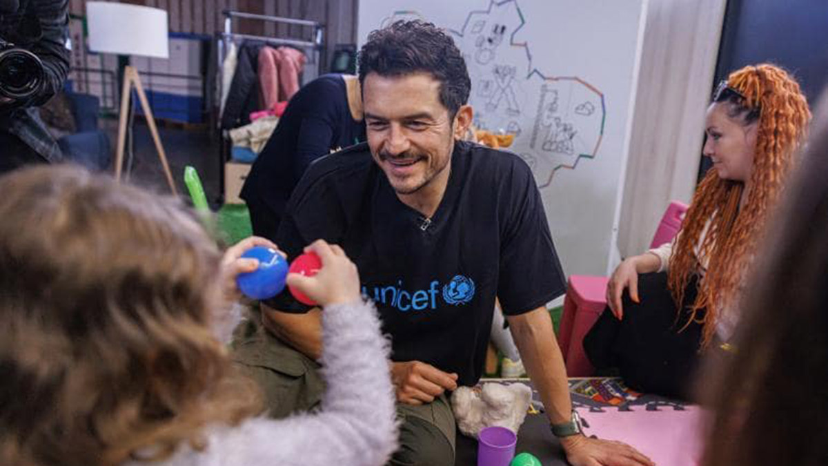 Orlando Bloom Kiev'de çocukları ziyaret etti