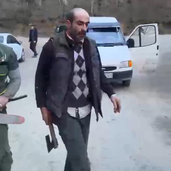 Ormanda dehşet dolu anlar yaşandı. Balta sapıyla saldırıya uğrayan Mustafa Gündüz'ün kafatasında kırıklar oluştu, yüzünün bir kısmı ise felç oldu.