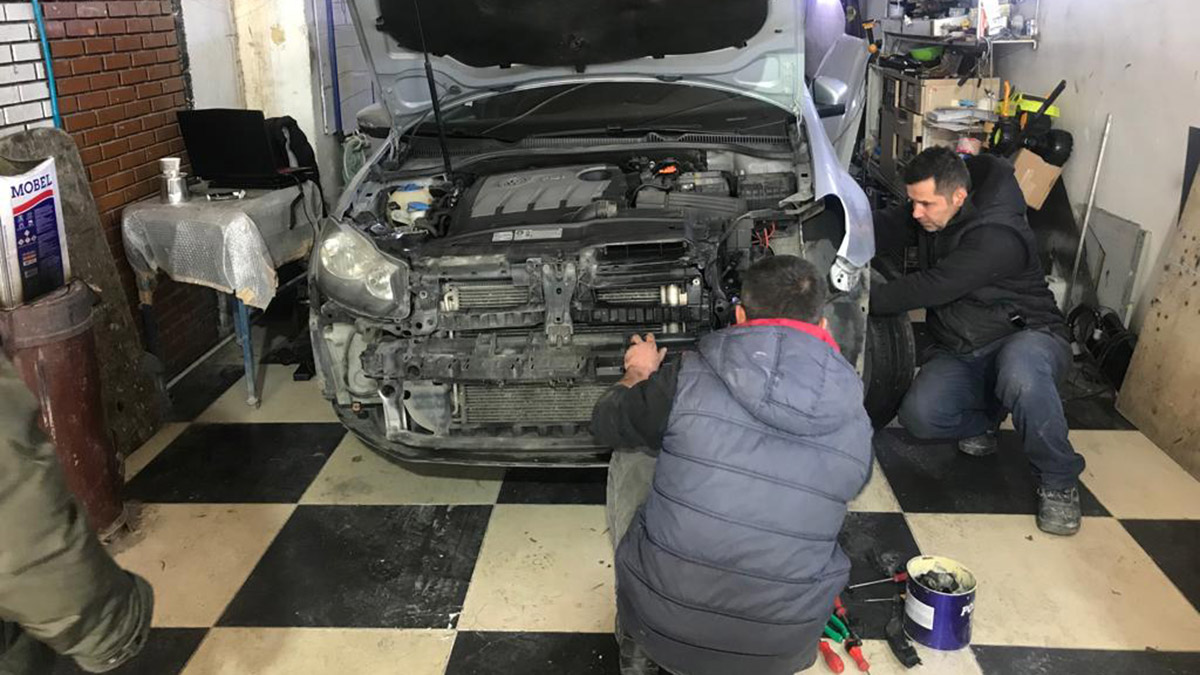 Oto tamircisi 'Ulan Salih' filmiyle seyircilerin karşısına çık 3 kardeşin film yapımcılığı yolculuğu.