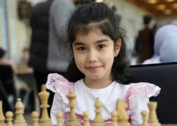 Özbekistan'da 1'inci uluslararası kadınlar satranç turnuvası başladı
