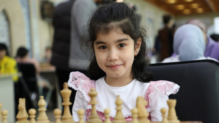 Özbekistan'da 1'inci Uluslararası Kadınlar Satranç Turnuvası başladı
