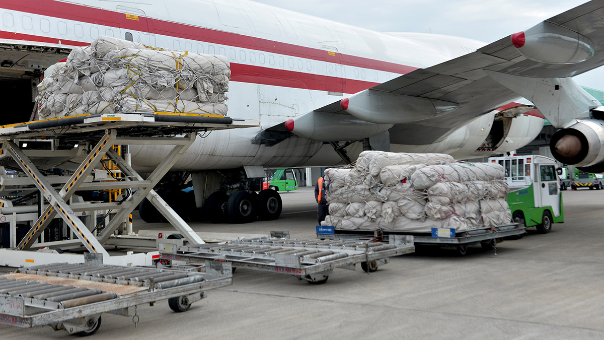 Pakistan'dan 1200 kışlık çadır geldi