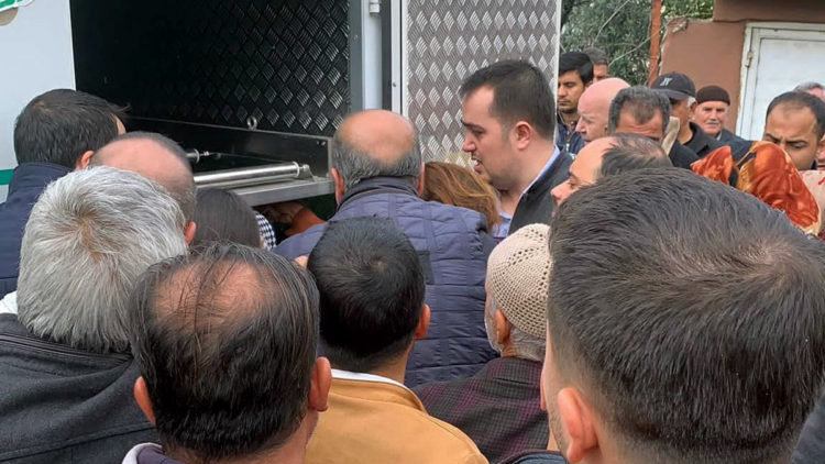 Otel yangınında hayatını kaybeden depremzede can defnedildi