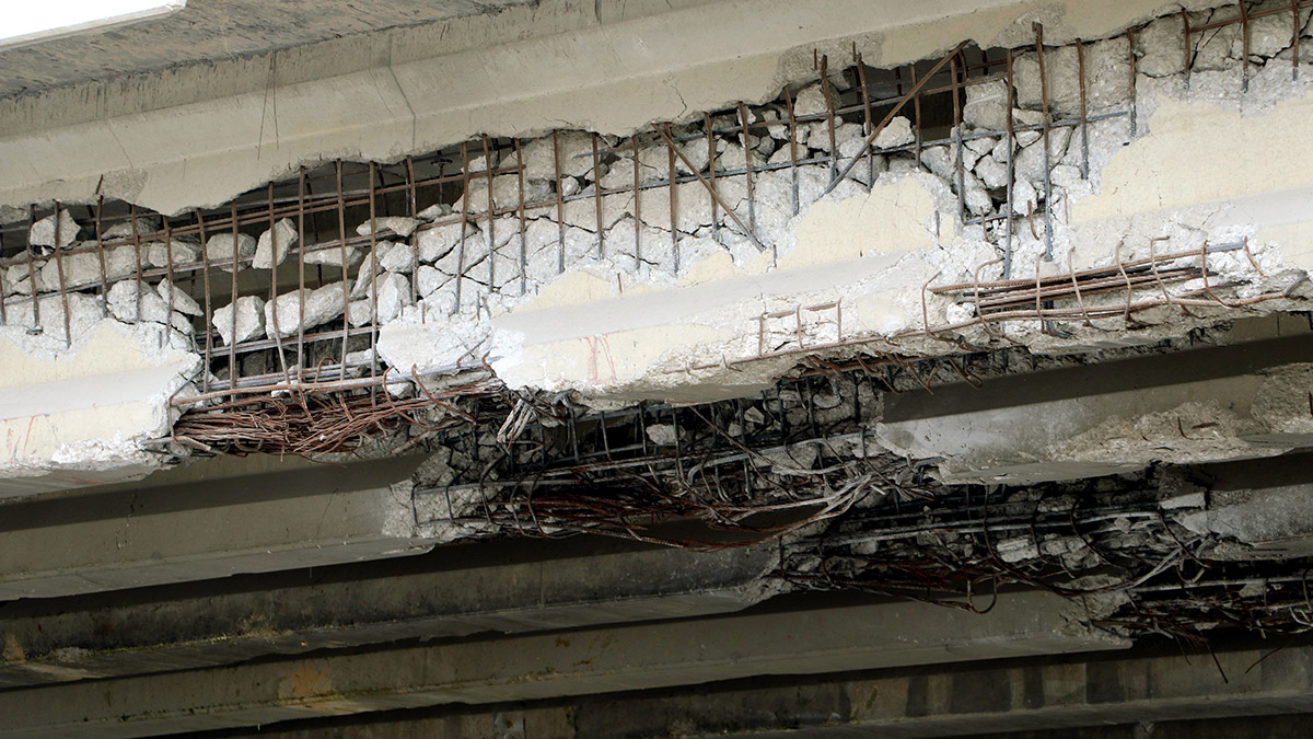 Çukurova Üniversitesi (ÇÜ) Mühendislik Fakültesi İnşaat Mühendisliği Bölüm Başkanı Prof. Dr. İsmail Çağatay'dan hasarlı köprü uyarısı; 'Komple çökebilir'