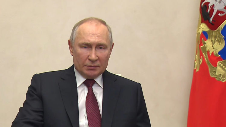 Vladimir Putin Mariupol'de