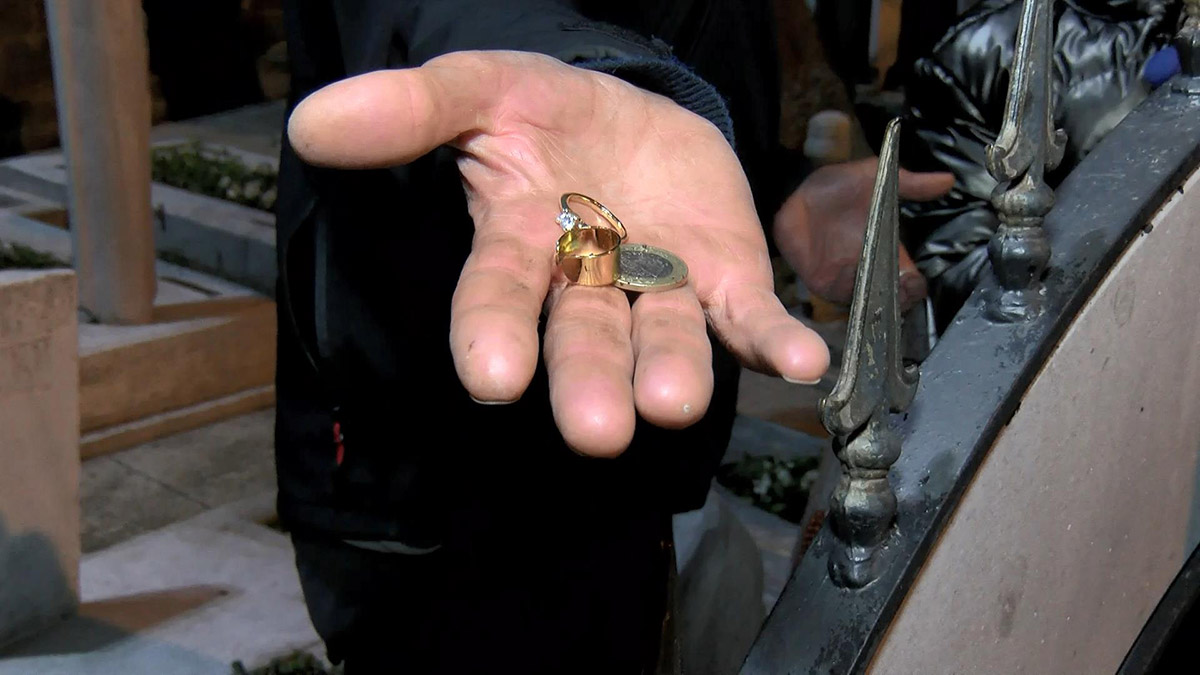 Oruç Baba Türbesi'nde şeker dağıtıp, dua ettiler