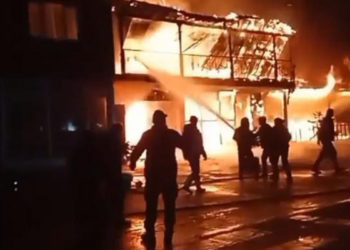 Rize'de ahşap restoranda yangın çıktı