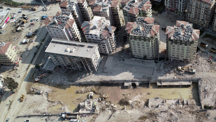 Rönesans Rezidans'ın yapı denetim sorumlusu tutuklandı