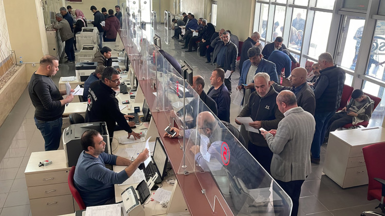 Şanlıurfa'da emeklilikte yaşa takılanlar SGK’nın yolunu tuttu