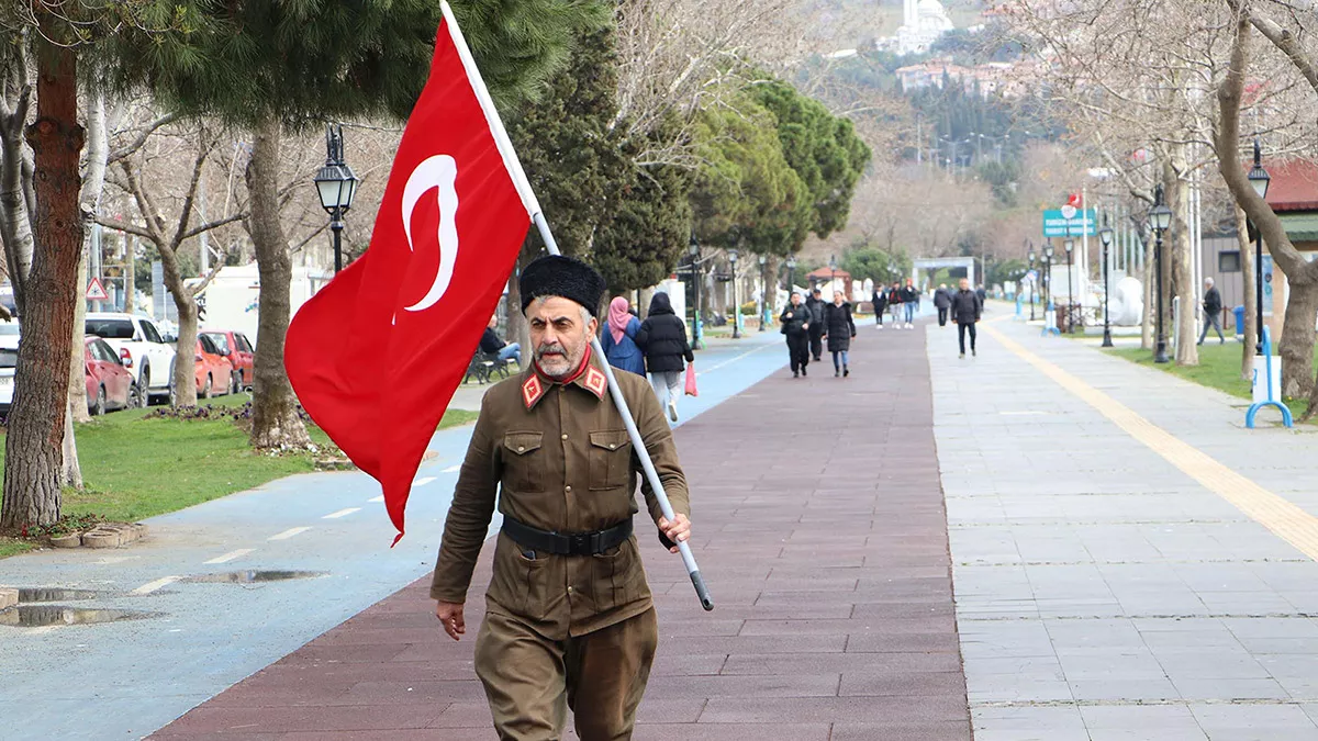 İstanbul'dan çanakkale'ye 'torundan dedeye vefa yürüyüşü'