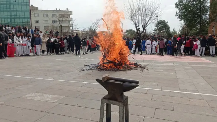 Siirt'te 21 mart nevruz bayramı kutlandı