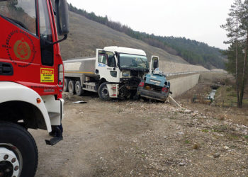Bolu'da su tankeri ile çarpışan otomobildeki çift öldü