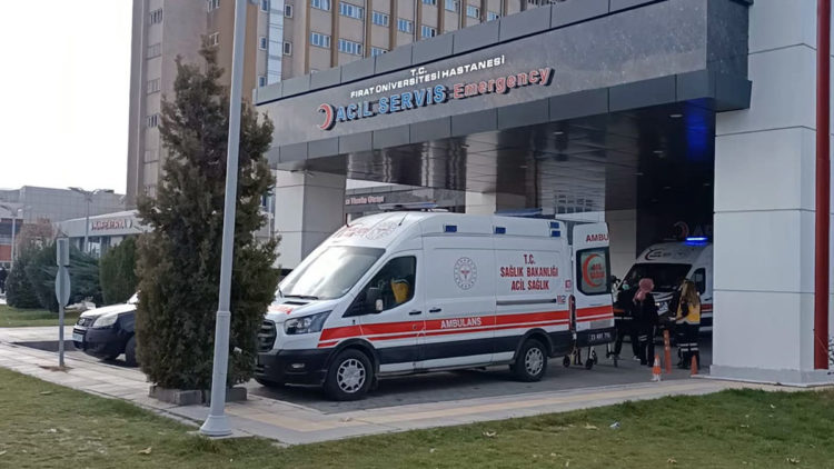 Oğlu ve gelinini pompalı tüfekle vurdu