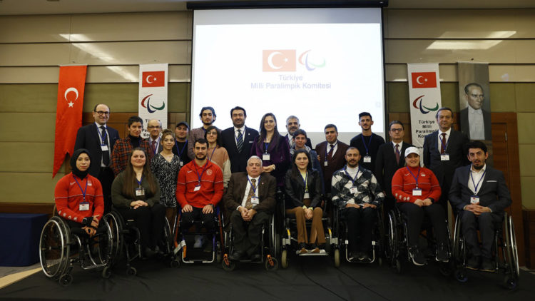 Paralimpik Komitesi Sporcu Konseyi üyelerini tanıttı