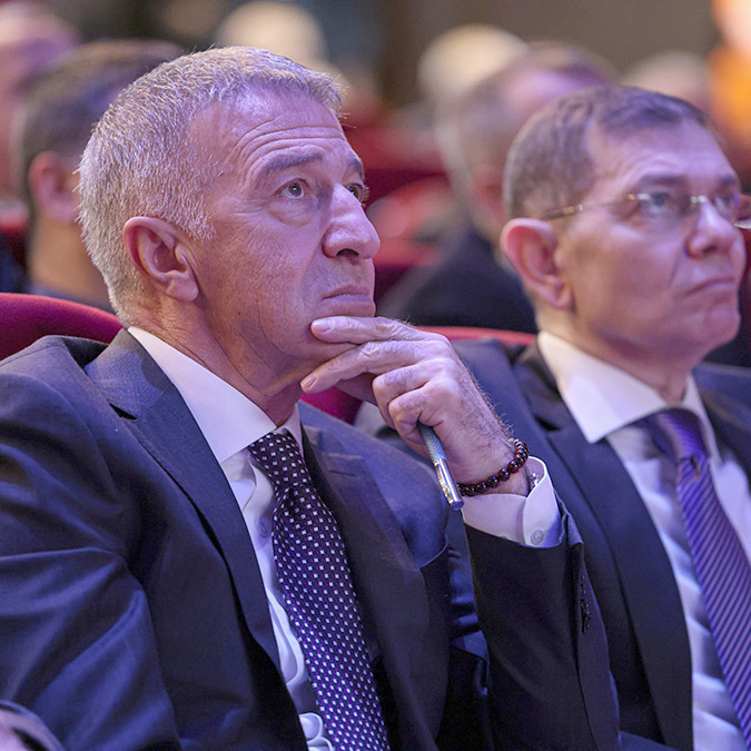 Ahmet Ağaoğlu istifa etti