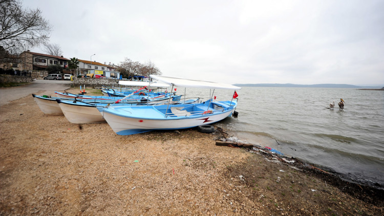Uluabat Gölü'ndeki su çekilmesi uydu görüntülerinde