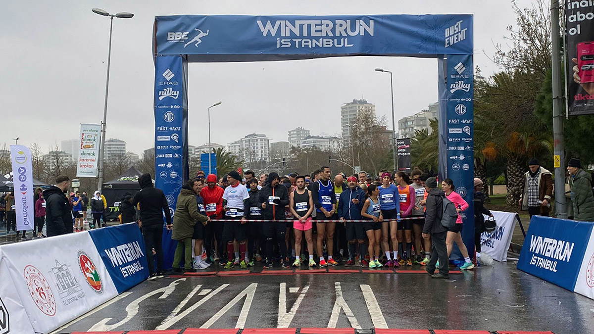 Türkiye'de ilk kez gerçekleştirilen uluslararası yol koşusu Winter Run İstanbul, 3 bine yakın sporcunun katılımı ile düzenlendi.