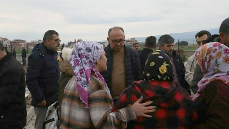 Evinde ölü bulunan Gamze toprağa verildi