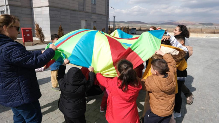 Çocuklar için 'Benimle oynar mısın?' kampanyası
