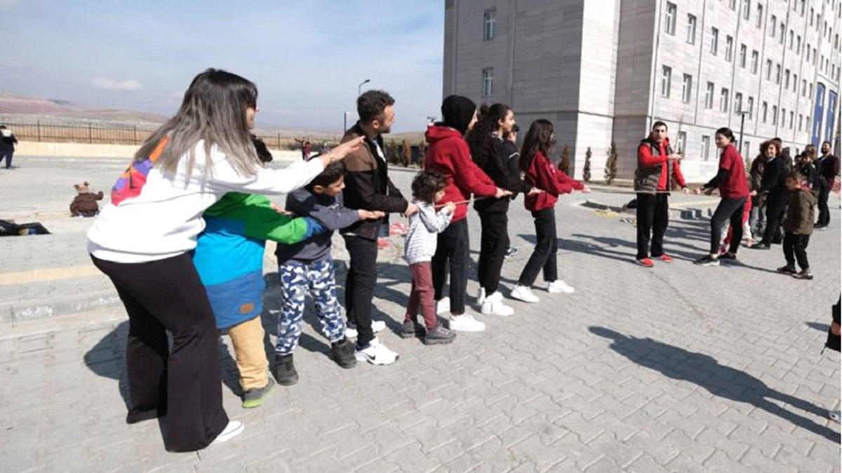 Çocuklar için 'Benimle oynar mısın?' kampanyası