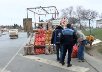 Yol kenarında satılan patateste 'hile' tartışması