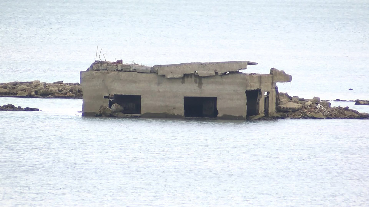 İstanbul'da kuraklıkla birlikte barajlardaki su oranı gözle görünür şekilde düştü. Büyükçekmece Baraj Gölü'nde su metrelerce çekildi, doluluk oranı yüzde 30.94'e düştü.
