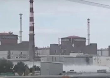 Zaporijya nükleer santraline roket saldırısı; son bağlantı da kesildi