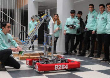 ‘Atarobotics’ robotik takımı Kanada’da yarışacak