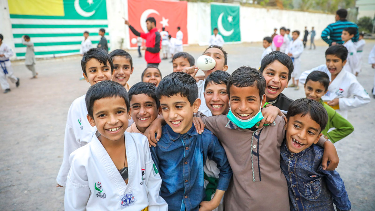 İHH İnsani Yardım Vakfı’nın girişimleri sonucu İslam İşbirliği Teşkilatı tarafından 2013 yılında yetimlere sahip çıkılması konusunun dünya gündeminden düşmemesi için Ramazan ayının 15'inci günü, ‘Dünya Yetimler Günü’ olarak ilan edildi.