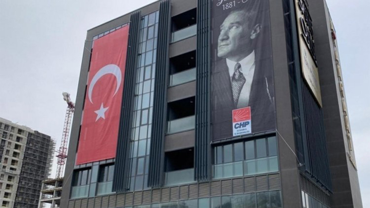 CHP İstanbul İl Başkanlığı'na silahlı saldırı